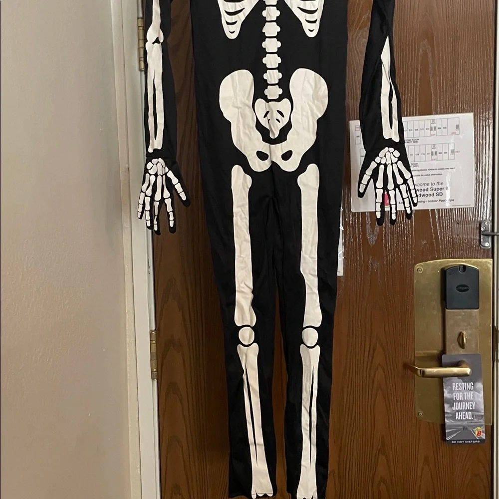 N/A skeleton glows